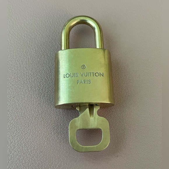 Authentic vintage Louis Vuitton Lock and Key 451 - Picture 3 of 5